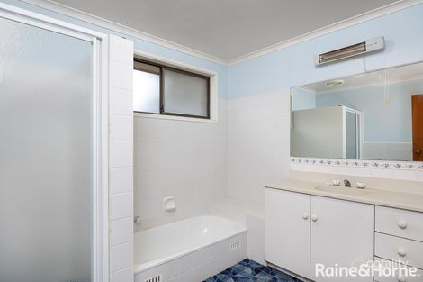 Property photo of 25 Fraser Street Mount Austin NSW 2650
