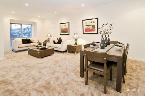 Property photo of 13 Kingswood Rise Box Hill South VIC 3128