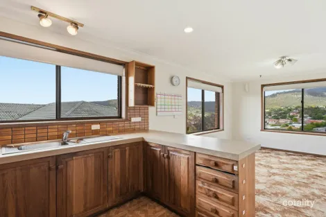 Property photo of 8 Cowley Place Lenah Valley TAS 7008