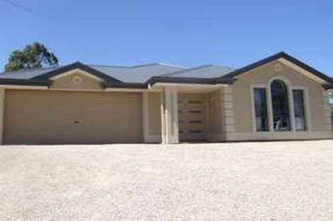 13 Adelaide Rd, Strathalbyn, SA 5255