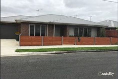 2a Johnston Ave, Newcomb, VIC 3219