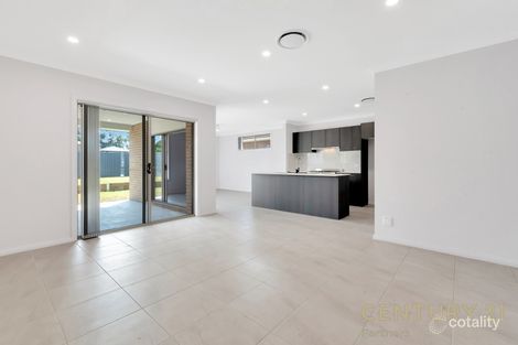 Property photo of 10 Contour Road Austral NSW 2179