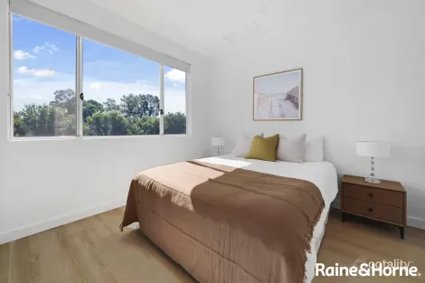 Property photo of 8B Jacana Place Ingleburn NSW 2565