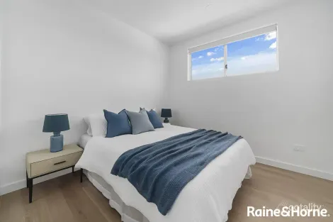 Property photo of 8B Jacana Place Ingleburn NSW 2565