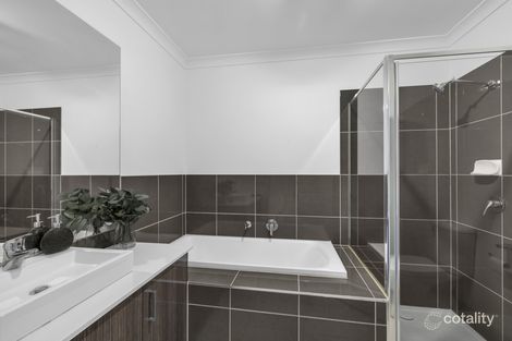 Property photo of 15 Hound Court Pakenham VIC 3810