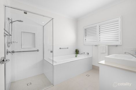 Property photo of 82 Drayton Terrace Wynnum QLD 4178