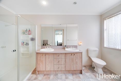 Property photo of 6 Southdean Melton West VIC 3337