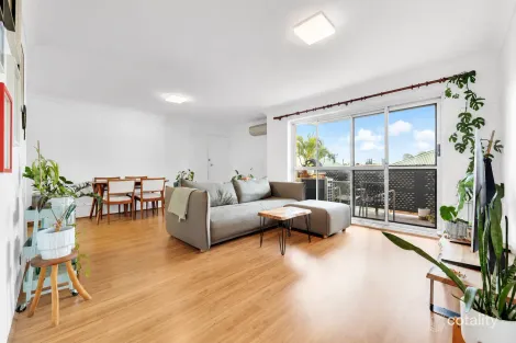 4/689 Wynnum Rd, Morningside, QLD 4170