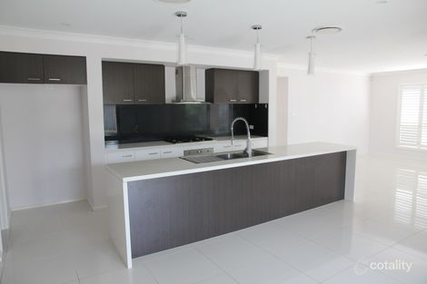 Property photo of 84 Horizon Circuit Moorebank NSW 2170