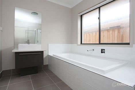 Property photo of 20/2 Barton Drive Sandhurst VIC 3977