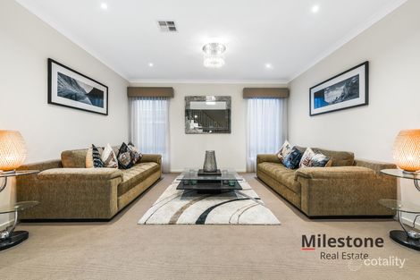 Property photo of 5 Brightstone Drive Clyde North VIC 3978