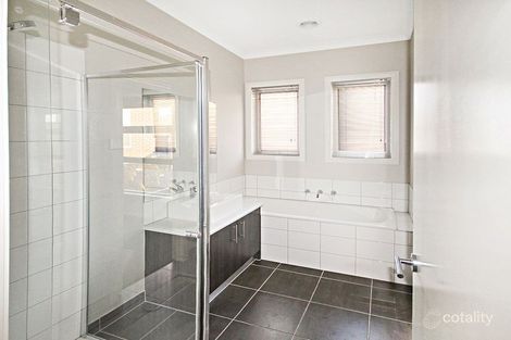 Property photo of 4/41-45 Valencia Circuit Cranbourne VIC 3977