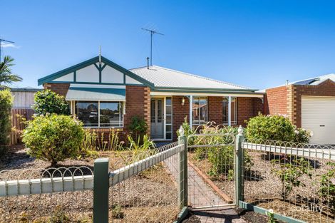 19 Meadenhall Dr, St Albans Park, VIC 3219