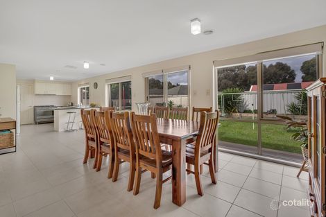 Property photo of 5 Tallgum Place Craigieburn VIC 3064