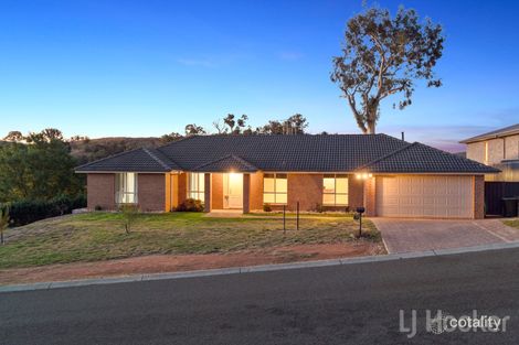 Property photo of 2 Banyalla Close Jerrabomberra NSW 2619