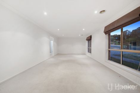 Property photo of 2 Banyalla Close Jerrabomberra NSW 2619