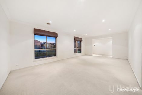 Property photo of 2 Banyalla Close Jerrabomberra NSW 2619