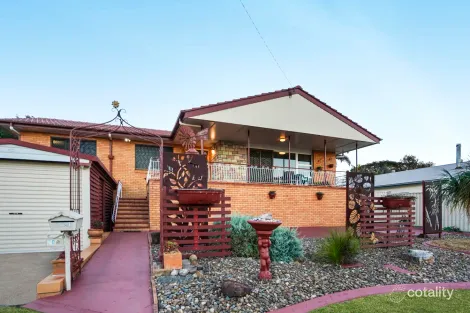 Property photo of 20 Blaxland Street Eastern Heights QLD 4305