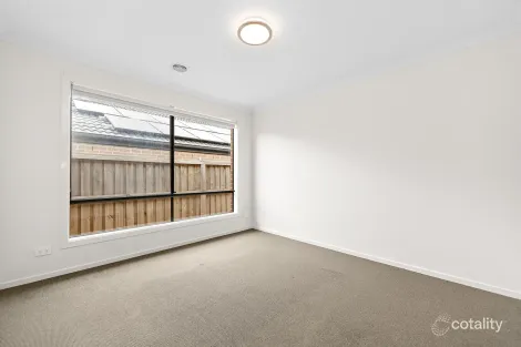 Property photo of 18 Abbey Road Beveridge VIC 3753