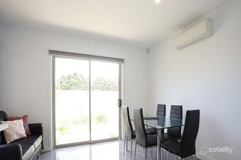 Property photo of 4 Pomeranian Lane Hallam VIC 3803