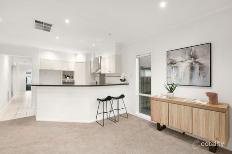 Property photo of 5 Lemon Gum Parade Bundoora VIC 3083