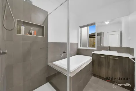 Property photo of 9 Ladder Road Clyde VIC 3978