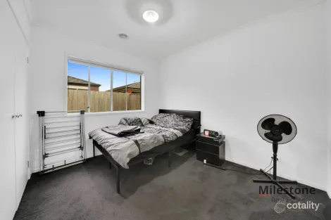 Property photo of 9 Ladder Road Clyde VIC 3978