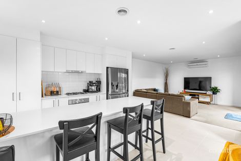 Property photo of 20 Sunflower Circuit Carrum Downs VIC 3201