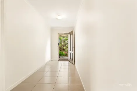 Property photo of 8 Eve Court Kallangur QLD 4503