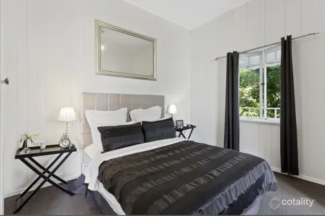 Property photo of 37A Alford Street Mount Lofty QLD 4350