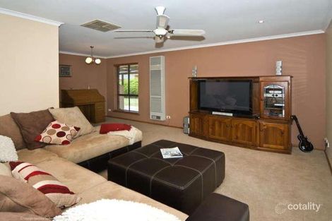 Property photo of 27 Verbena Court Morphett Vale SA 5162