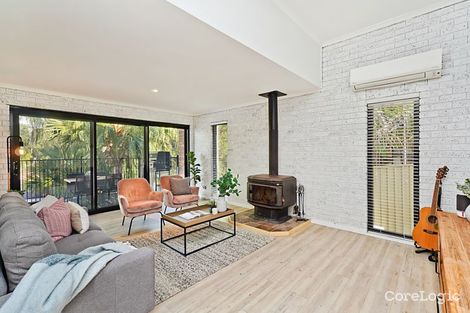 Property photo of 11 Lenaghan Crescent Eleebana NSW 2282
