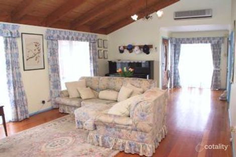 Property photo of 10 Caloola Court Rowville VIC 3178