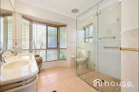 Property photo of 102 Cypress Drive Broadbeach Waters QLD 4218