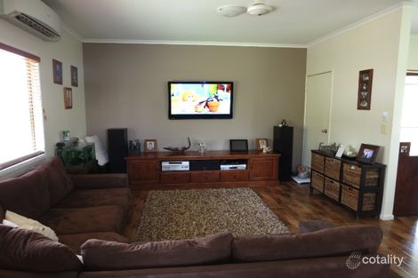 Property photo of 9 Ward Place Emerald QLD 4720