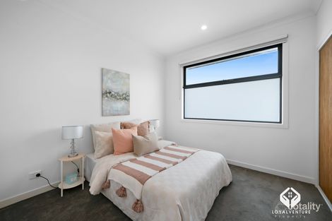Property photo of 2/27 Cameron Avenue Oakleigh South VIC 3167