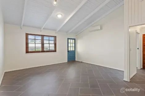 Property photo of 3/14 Garde Street Centenary Heights QLD 4350