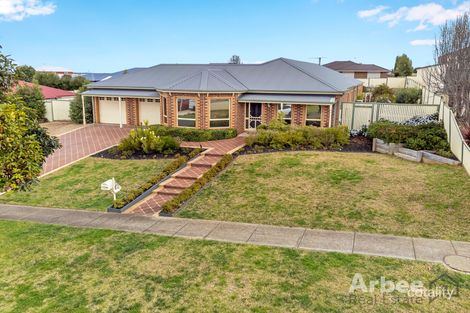 Property photo of 14 Maddison Circuit Darley VIC 3340