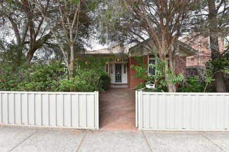 Property photo of 15 Parkland Grove Kingsbury VIC 3083