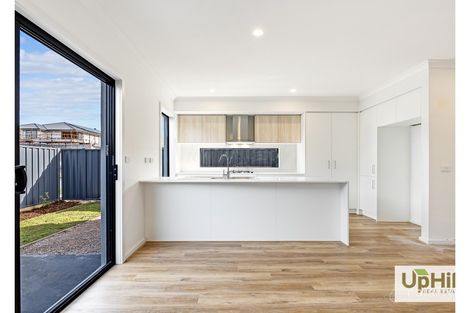 Property photo of 2 Borthwick Parade Clyde North VIC 3978