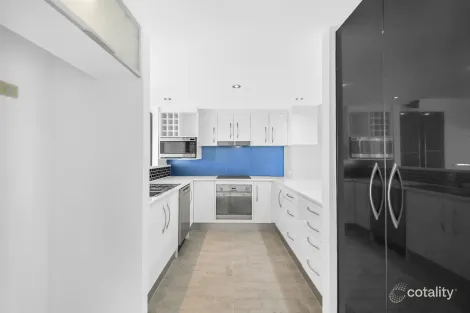 Property photo of 25/28-32 Vantage Point Drive Burleigh Heads QLD 4220