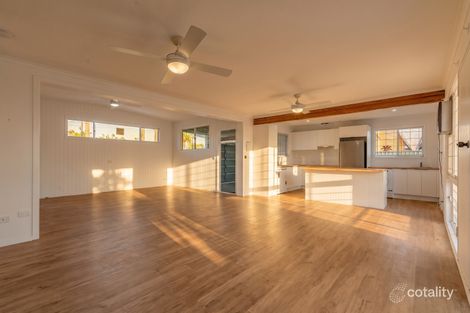 Property photo of 34 Heydon Avenue Labrador QLD 4215
