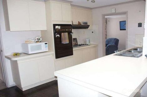 Property photo of 2 Avon Court Melton West VIC 3337