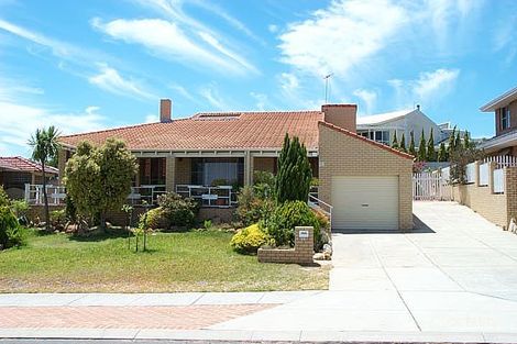 28 Weldwood Rd, Ocean Reef, WA 6027