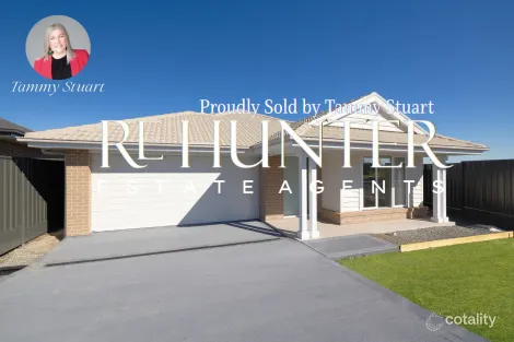 Property photo of 24 Leyland Circuit Lochinvar NSW 2321