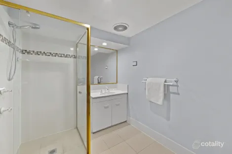 Property photo of 4 Lachlan Avenue Molendinar QLD 4214