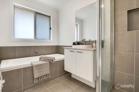 Property photo of 18 Lemongrass Drive Mickleham VIC 3064