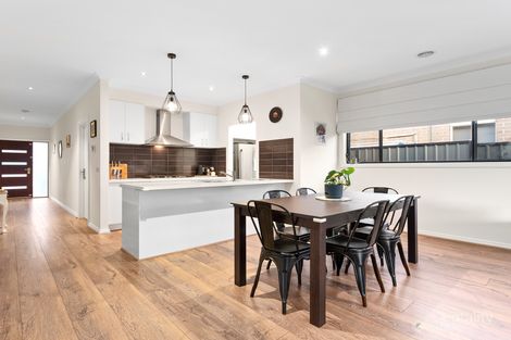 Property photo of 6 Sassafras Place Cranbourne North VIC 3977