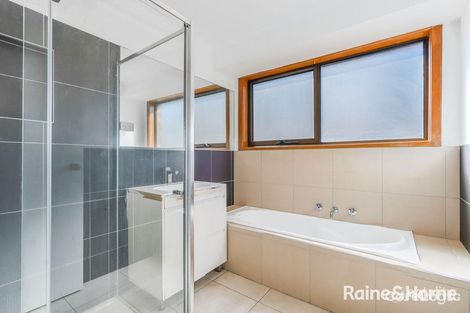 Property photo of 5 Walnut Court Cranbourne North VIC 3977
