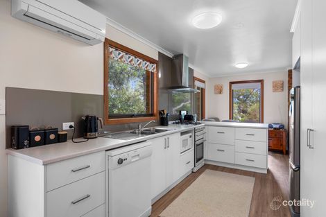 Property photo of 32 Toorak Road Inverloch VIC 3996